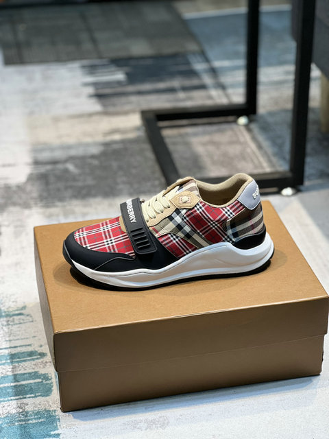 men Burberry shoes-378
